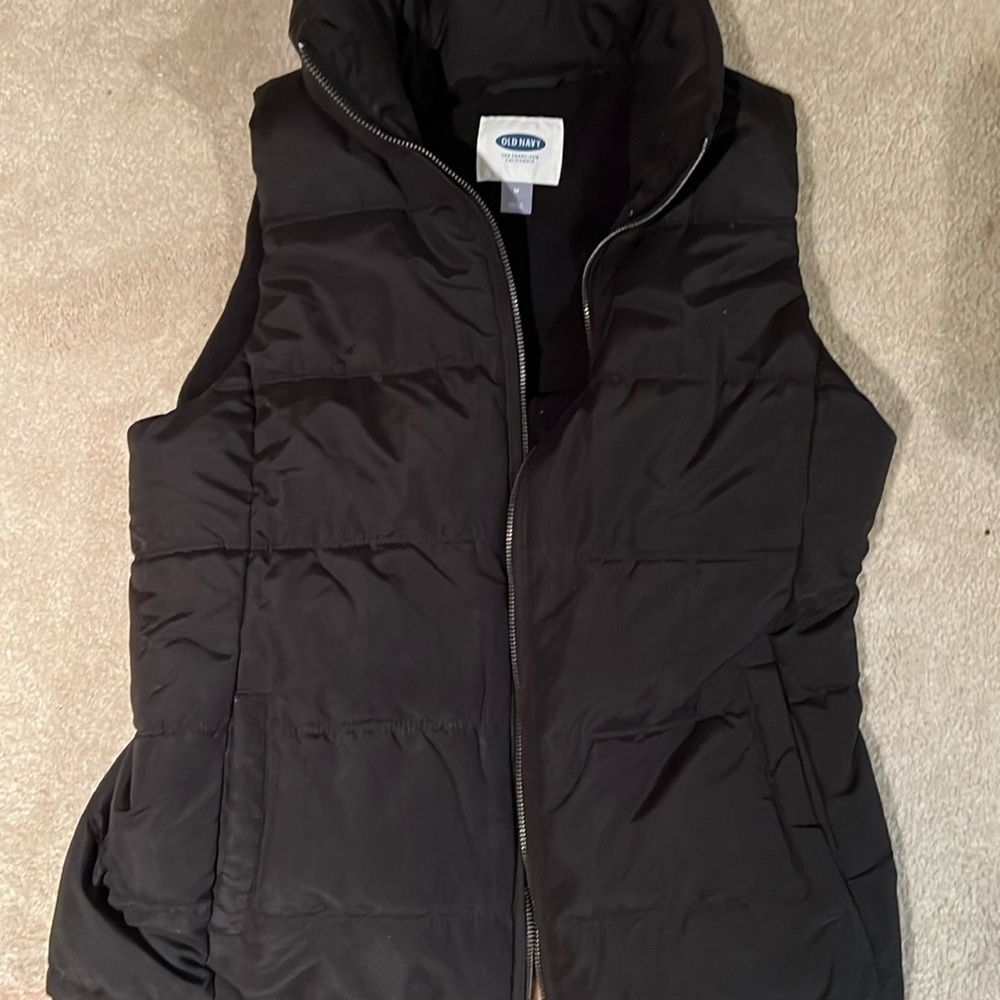 Old navy black medium puffer vest